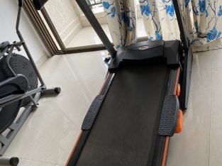 Durafit treadmill – 5HP, 120kg – good condition