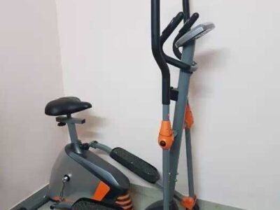 Elliptical cross trainer
