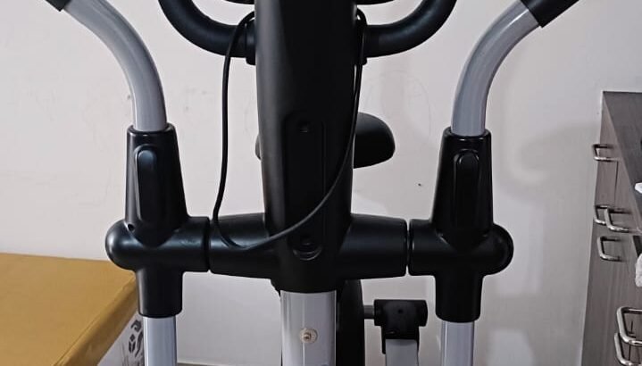 Aerofit AF 602ES exercise cycle of 1 year old