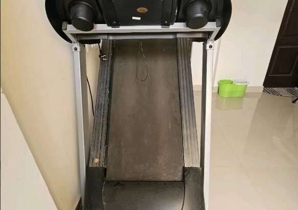 Durafit treadmill – 5HP, 120kg – good condition