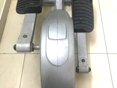 Elliptical cross trainer