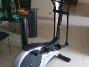 Elliptical trainer (e Shape Plus)