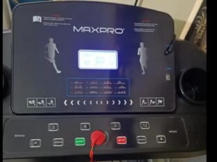 Maxpro Treadmill in working condition. Motor 4hp