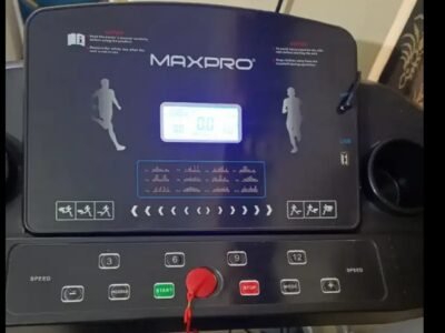 Maxpro Treadmill in working condition. Motor 4hp