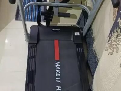 Maxpro Treadmill in working condition. Motor 4hp