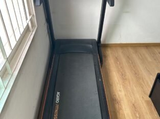 1 year old hardly used AGARO Nexus Motorized Tread